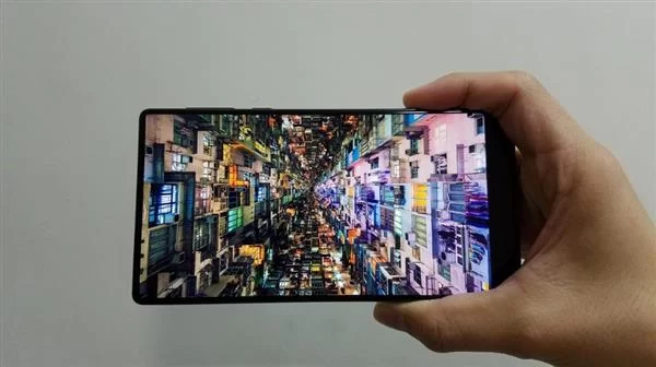 《福布斯》体验小米MIX:令iPhone 7黯然失色(图1) 《福布斯》体验小米MIX:令iPhone 7黯然失色(图1)