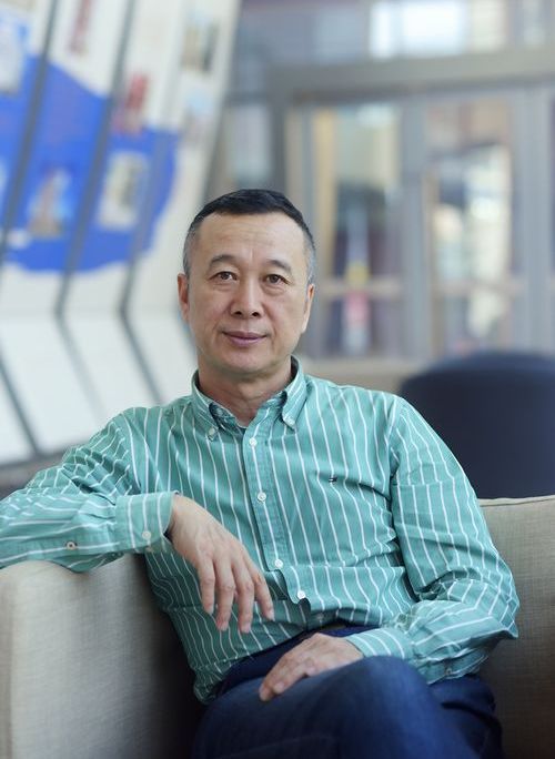 崔臻和近照