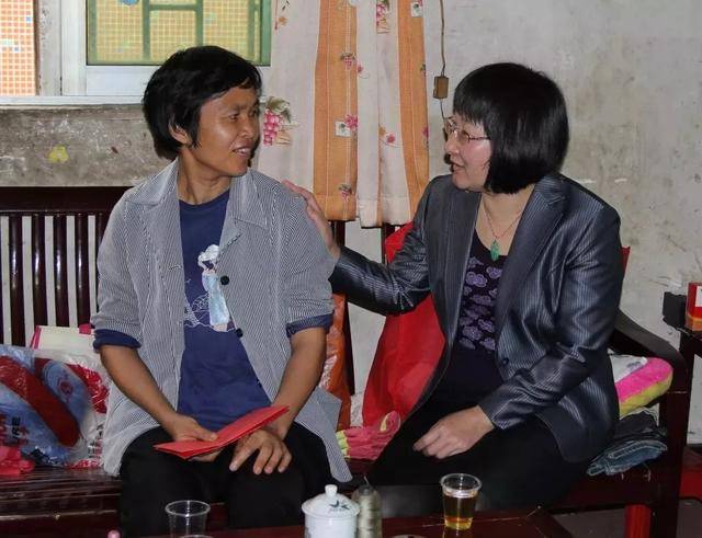 东莞女干部袁秀娟：对妇女儿童工作有独特情怀(图3)